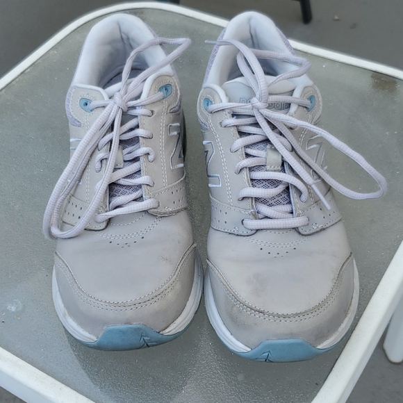 New Balance Women's Athletic Walking Running Shoe - Picture 2 of 7